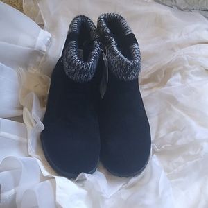 Khombu Laura sweater snow boots size 8 New In Box